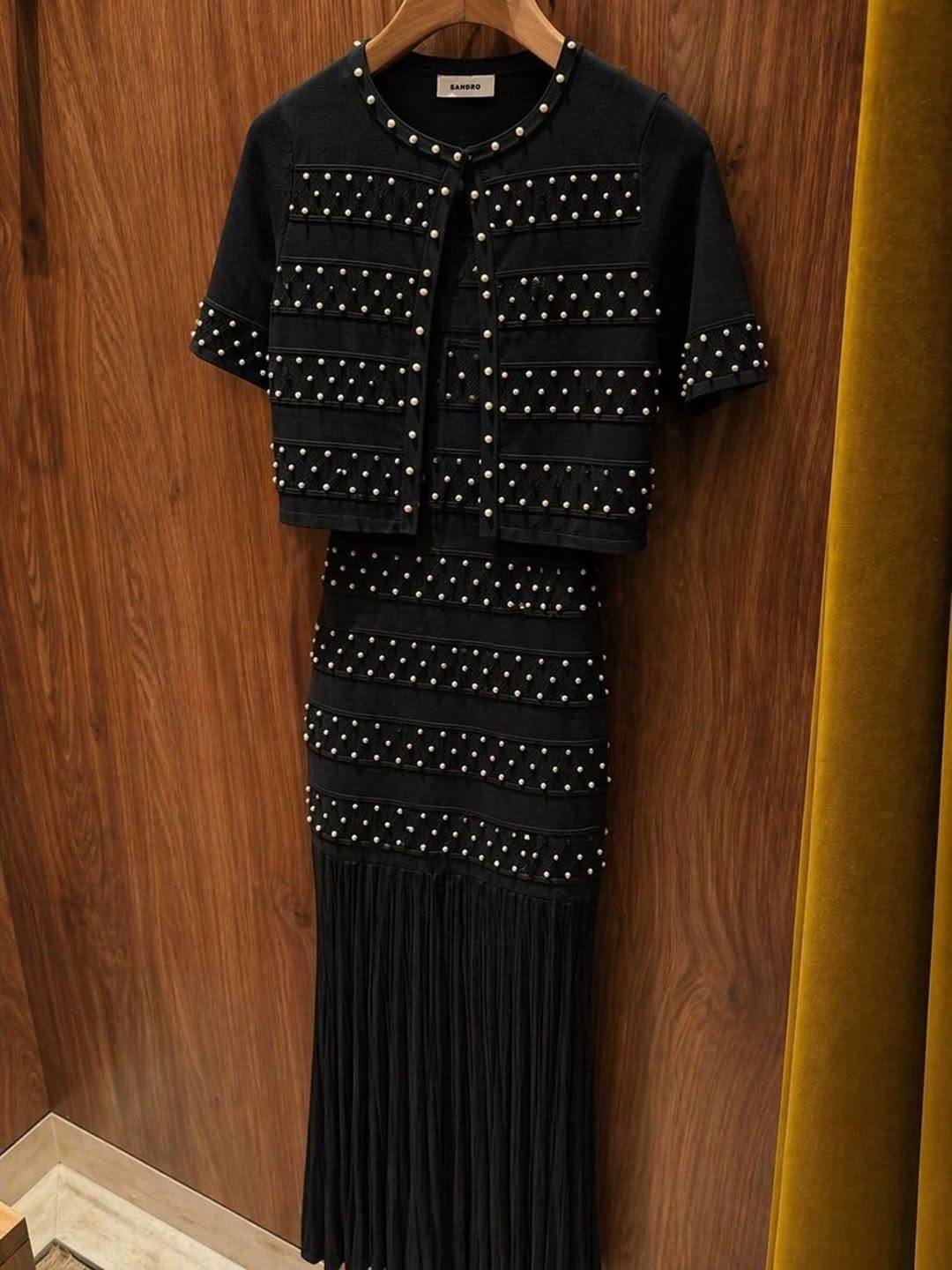Two-piece set adorned with pearls