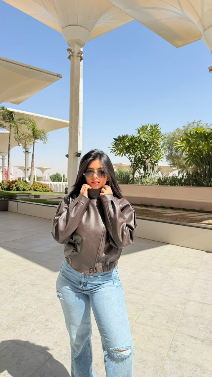 Cropped leather bomber jacket, view 2