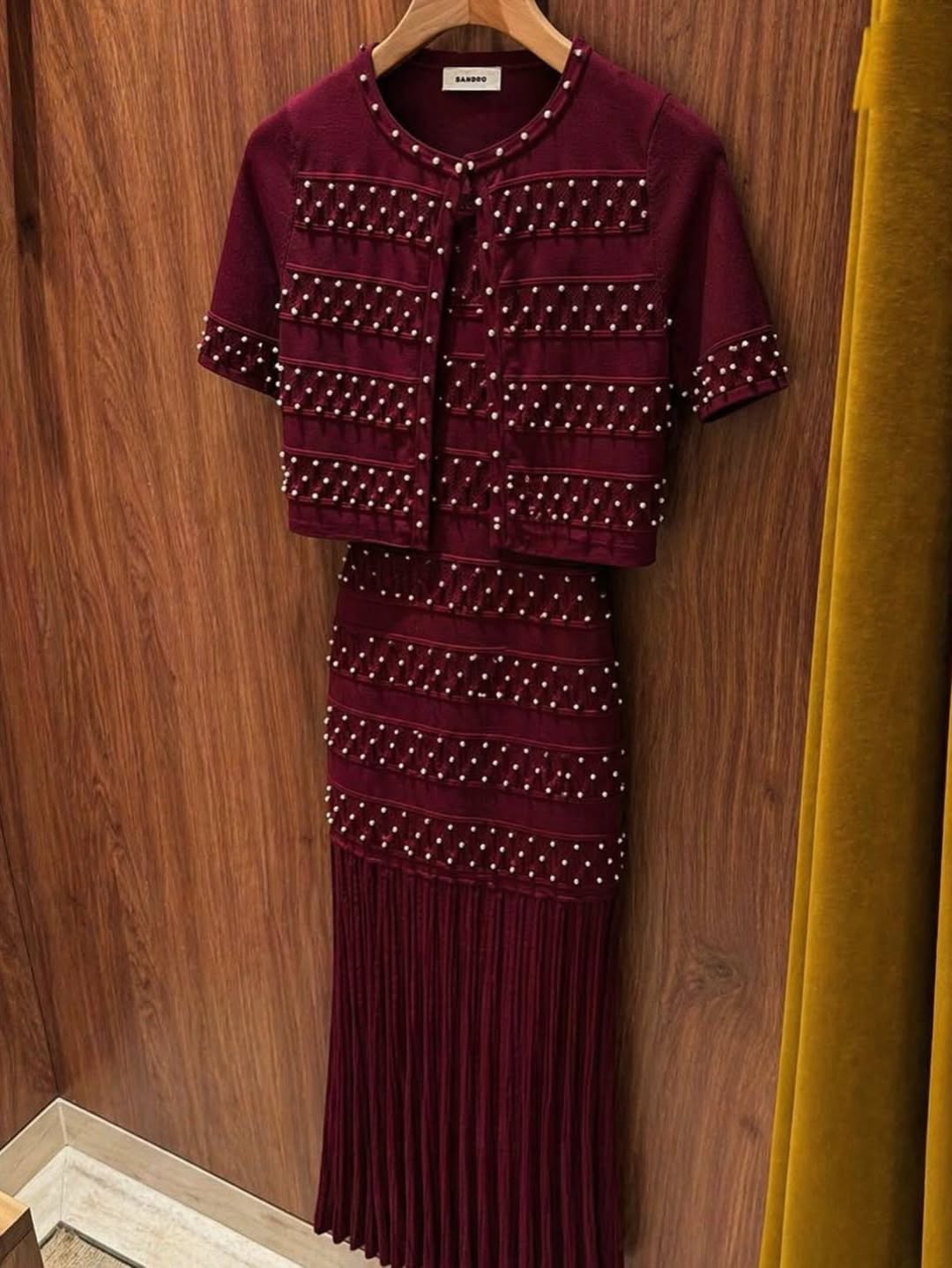 Two-piece set adorned with pearls