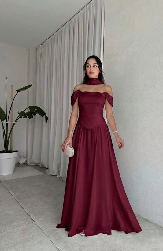 Off-shoulder maxi dress with a flowing design