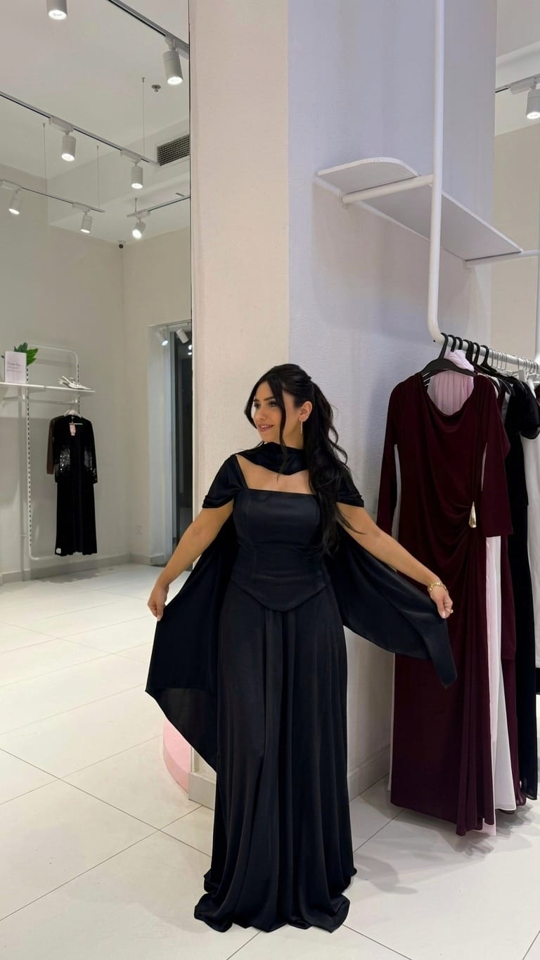 Off-shoulder maxi dress with a flowing design