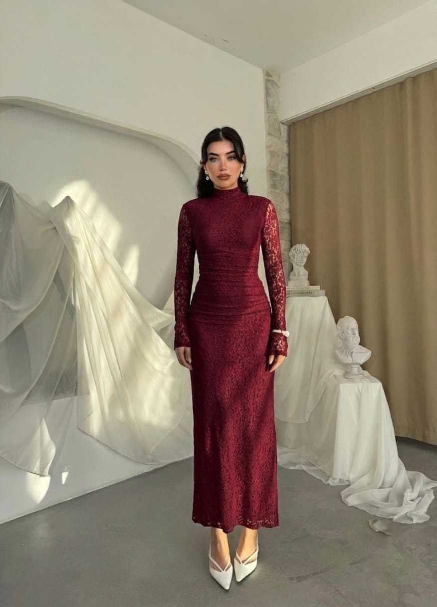 Long evening ruffled lace dress