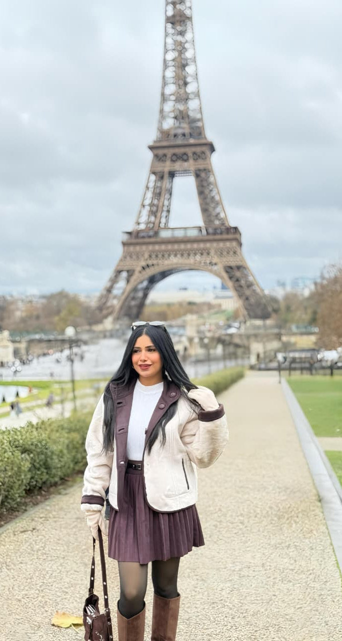 Stylish suede-effect fur-lined jacket - an essential winter piece. Double-face brown.