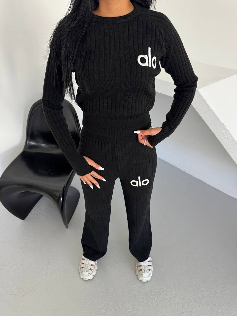 Alo knitted set