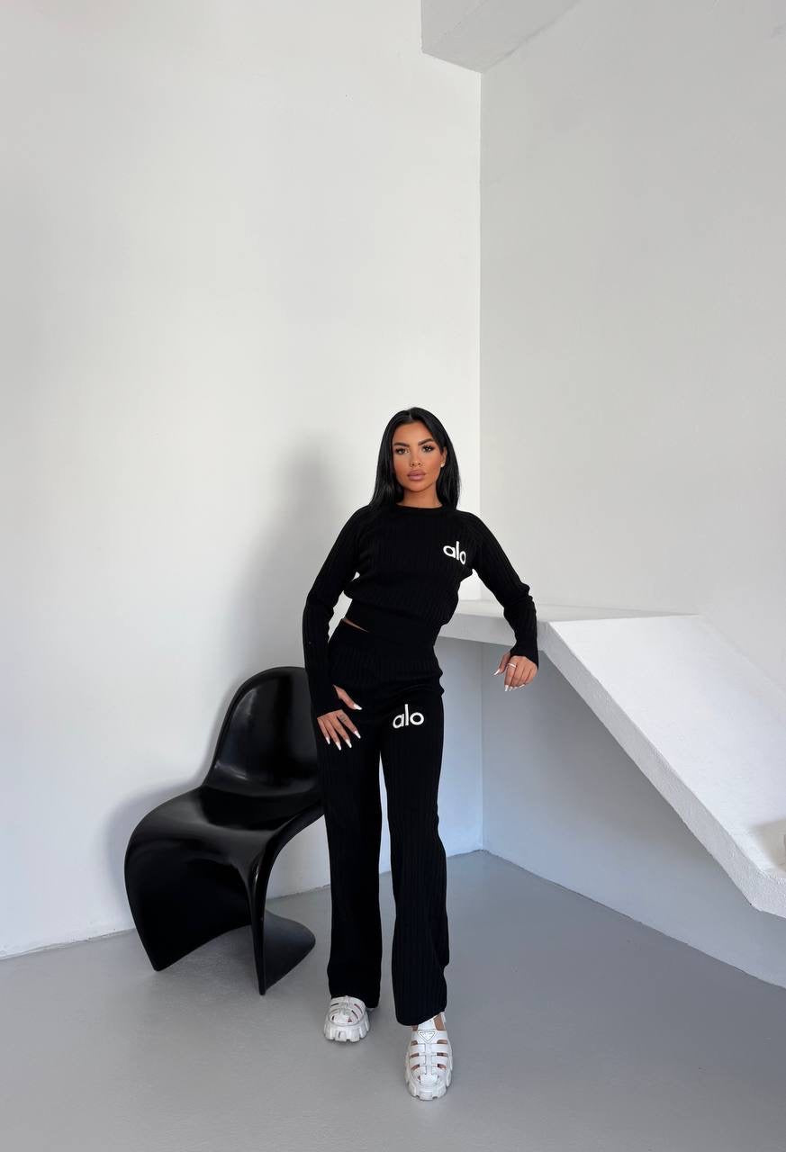 Alo knitted set