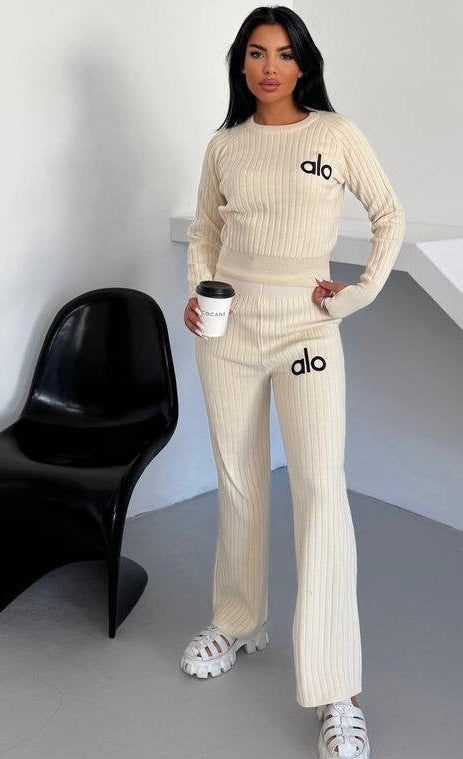 Alo knitted set