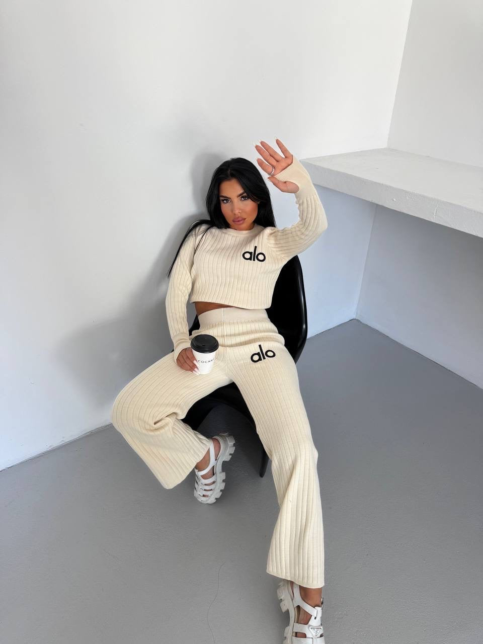 Alo knitted set