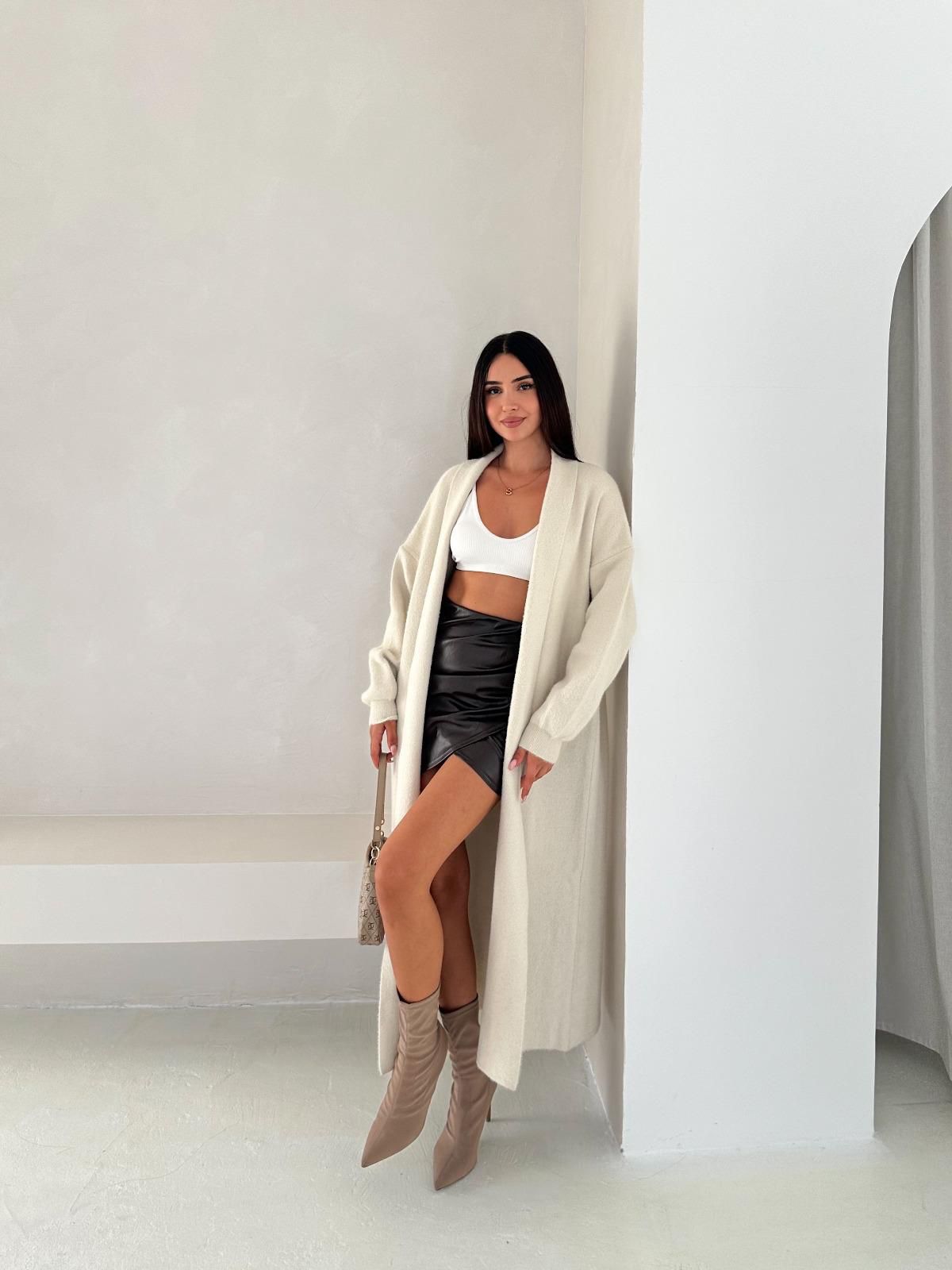 Effortless Chic: The Longline Cozy Cardigan